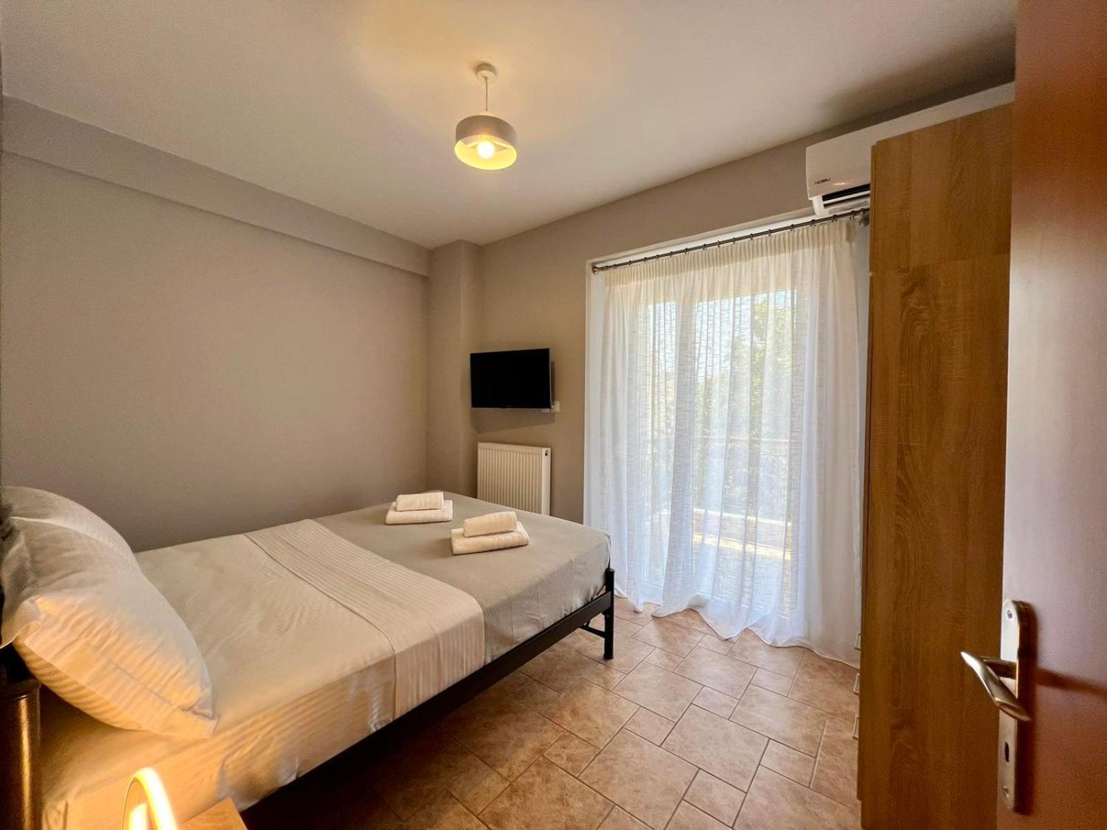 P Deluxe Suites Β4 Michaniona Dış mekan fotoğraf
